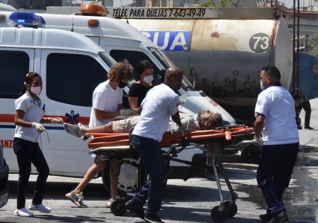 DiazCanelB's tweet photo. Nuestro más profundo agradecimiento a todas las personas que desde muchas partes del mundo nos han enviado sus condolencias, apoyo y acompañamiento en estos momentos tan duros para #Cuba. En medio del dolor, la solidaridad alivia. #FuerzaCuba https://t.co/lG5mO08GtT