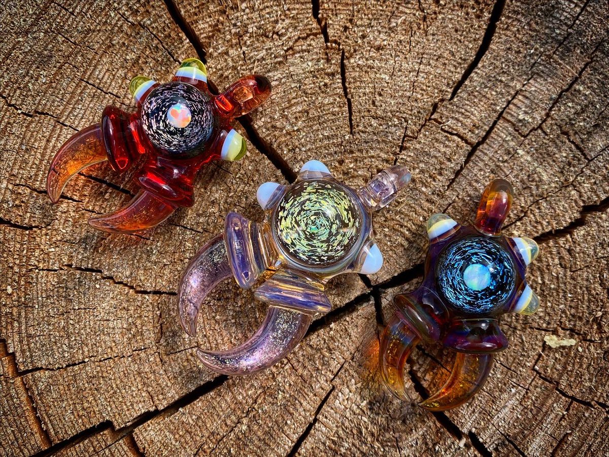 ubatuba_alex's tweet photo. Mini Warlock pendants #7-#9 #warlock #warlockstatus #upgradetowarlockstatus #alienjewelry https://t.co/ygA6zhCfNj