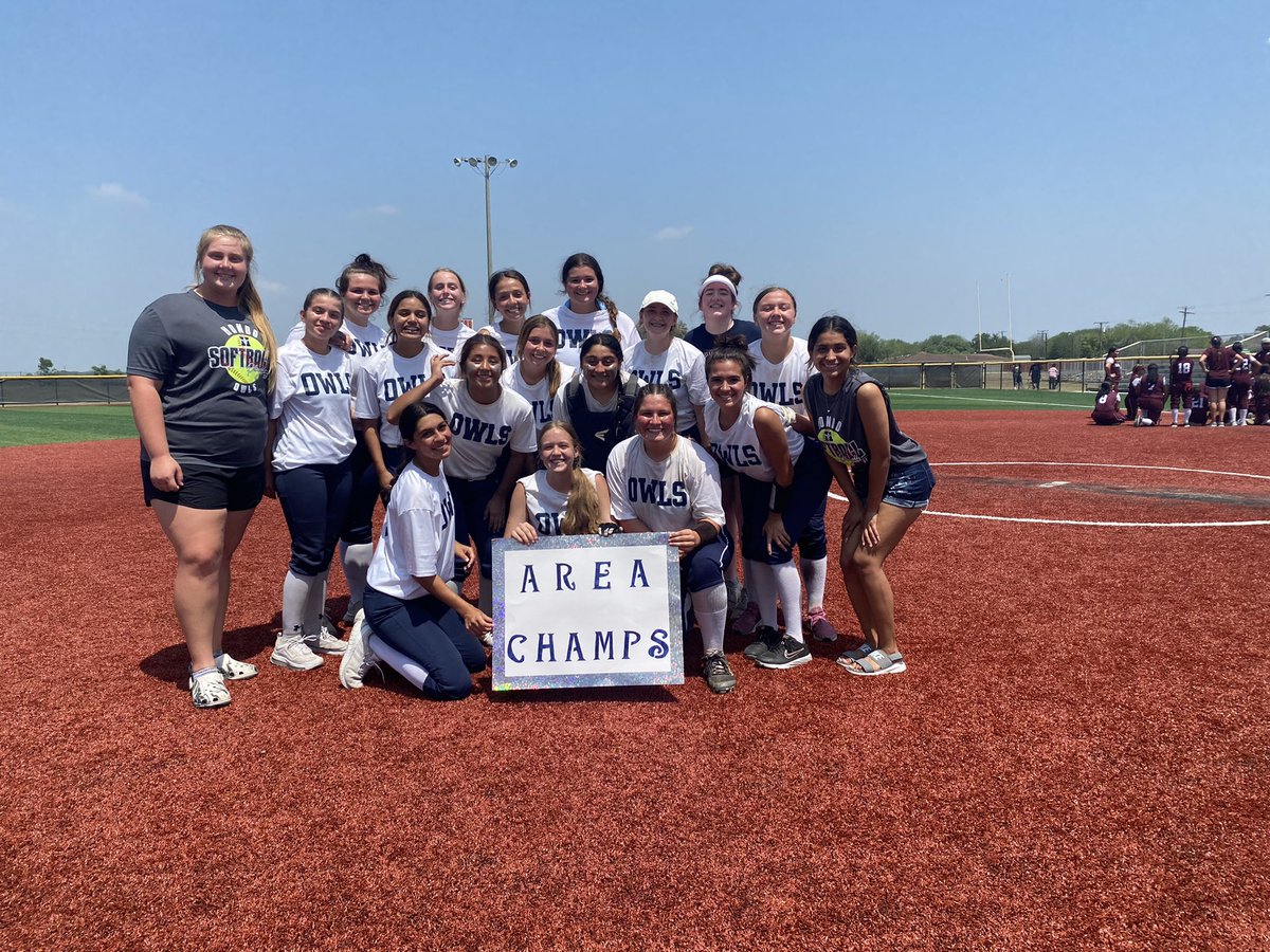 HondoSoftball's tweet photo. You did it! Most wins in school history 🥎🦉💙 https://t.co/shxcfZ3sfW