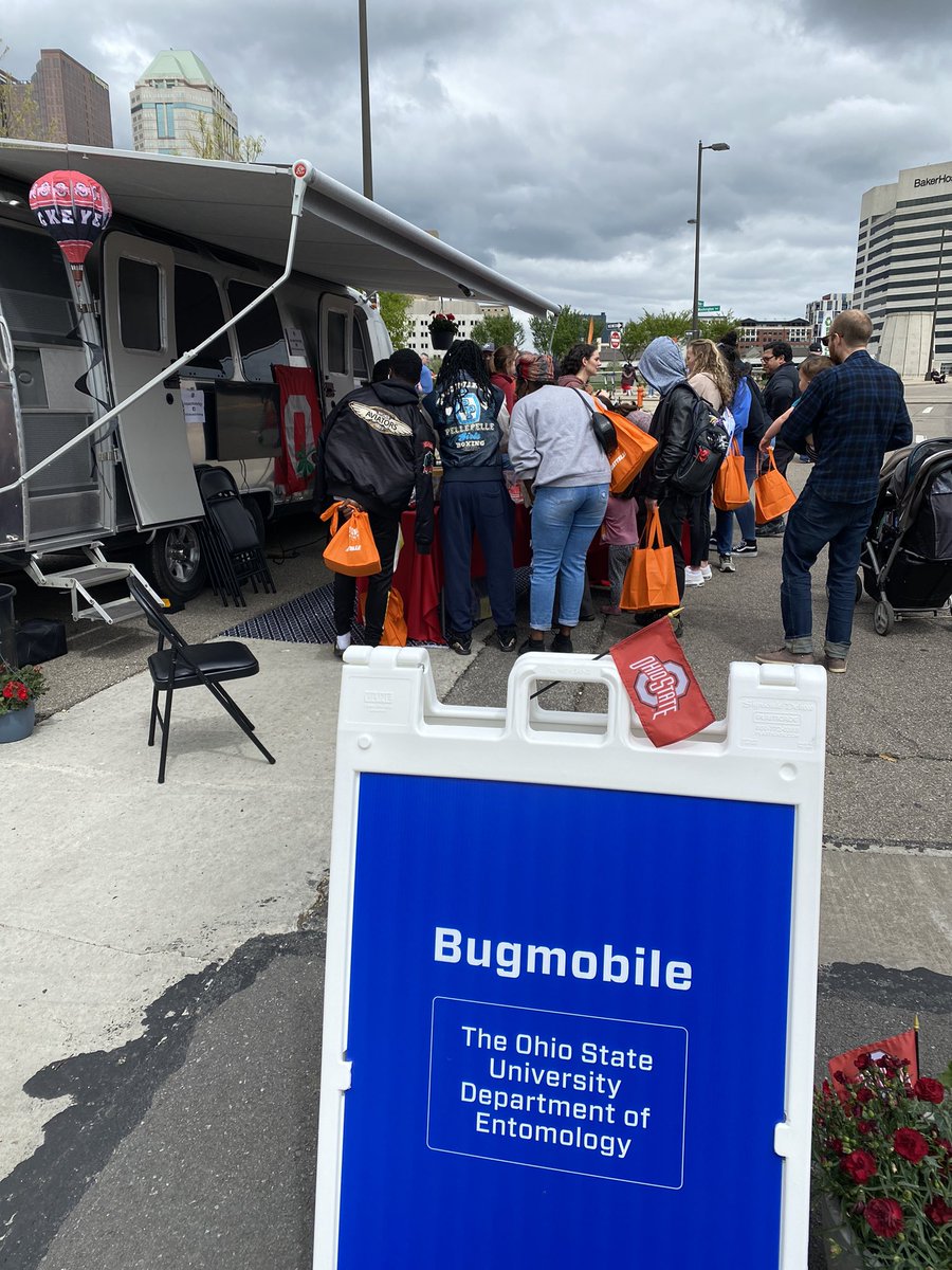 medflygenes's tweet photo. The @OSUEntomology #Bugmobile is drawing a crowd at @COSI #cosiscifest https://t.co/t2lKZwQihb