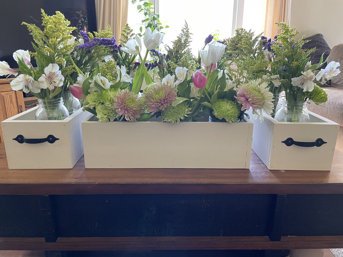 aliciahoff88's tweet photo. Homemade Flower 🌸 Boxes for the Moms in my life 💕 #Crafty #FlowerPower #HappyMothersDay https://t.co/Ho56rNgx6q