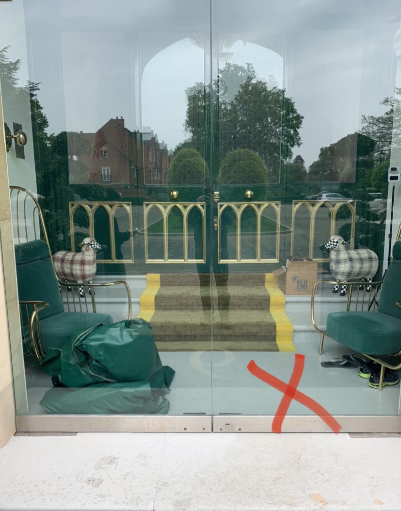 CI5BDC's tweet photo. Ep Ojuka Situation “Then and Now” on location the old Haileybury Junior #School (now #apartments ) #longbourn , off Imperial Rd #windsor Note glass doors have been installed in front of where the lads are stood #theprofessionals https://t.co/x2cbbBPFCg