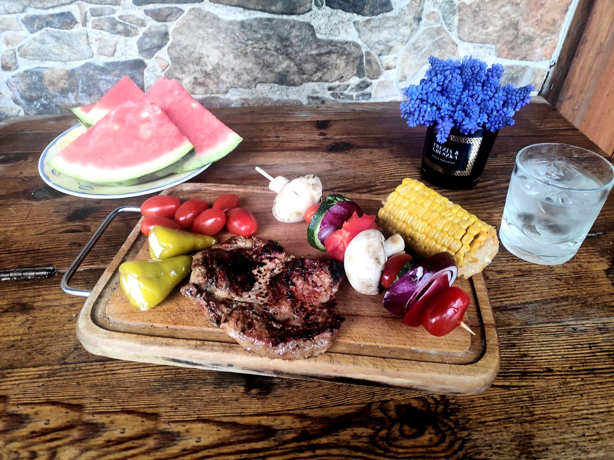 LadyRusinCook's tweet photo. Well, Saturday cycle! Time for a shashlik :)
Spend time with friends and family ... Eating together is a common thing, even with a mouth full;)

Eaten? Nooo to relax :)))

#sobota #bbq #skewers #grill   #foodlover #gardenparty #jedzbawsieodpoczywaj #grilltime #martini #keto #pork https://t.co/Mb6rMO8j9z