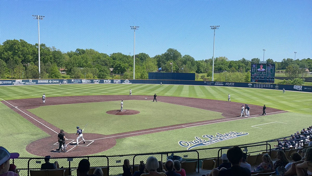 lorenzross20's tweet photo. Beautiful Tulsa afternoon with some @ORUBaseball at J.L Johnson! #GoldenStandard https://t.co/SGlM6zCVLs