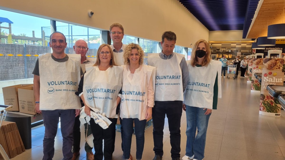 meritxellroige's tweet photo. #Tortosa hem tornat a demostrar a la 9a recollida d'aliments de primavera que som una ciutat molt solidària. En 2 dies més de 500 voluntaris hem recollit 17.500 kg. Gràcies voluntariat i donants, Banc Aliments, Càritas, Creu Roja, Arxiconfraria de la Cinta i joves dels instituts https://t.co/PAuNYCC5G3