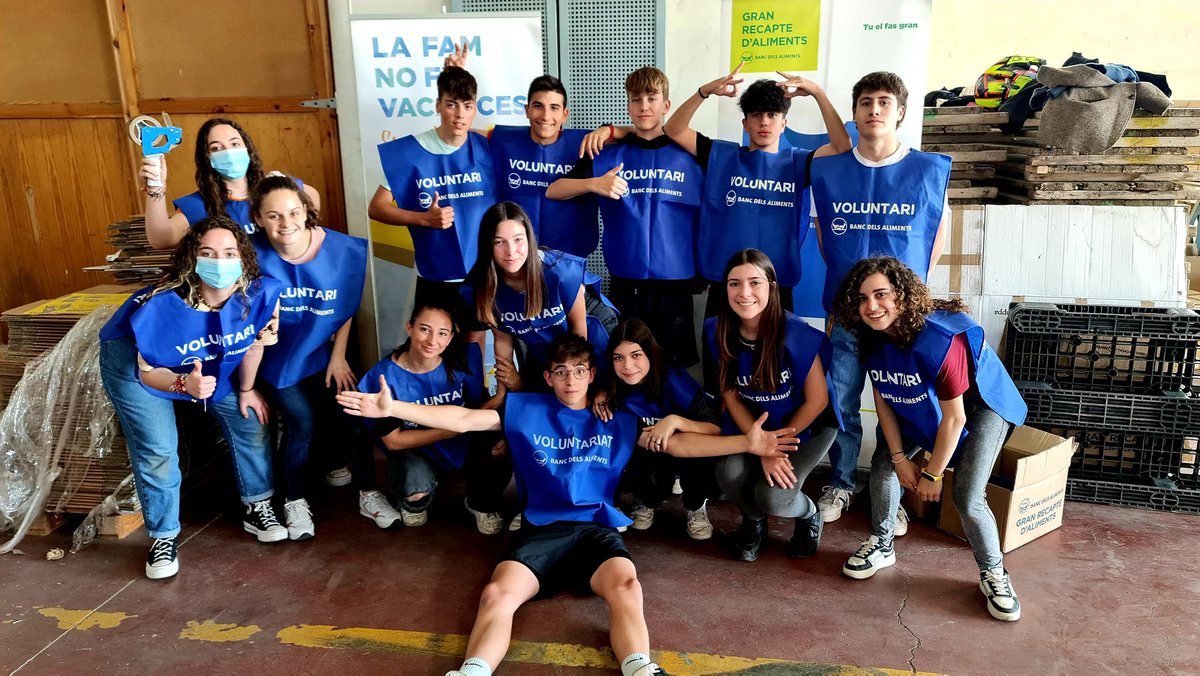 meritxellroige's tweet photo. #Tortosa hem tornat a demostrar a la 9a recollida d'aliments de primavera que som una ciutat molt solidària. En 2 dies més de 500 voluntaris hem recollit 17.500 kg. Gràcies voluntariat i donants, Banc Aliments, Càritas, Creu Roja, Arxiconfraria de la Cinta i joves dels instituts https://t.co/PAuNYCC5G3