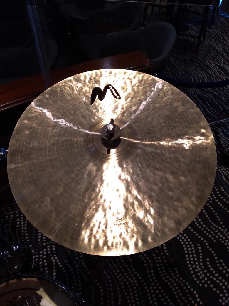YauryHernandez's tweet image. No me pude resistir y compré a un excelente precio estos platillos Turkos hechos a mano durante mi visita a Istanbul. 🇹🇷 

Crash 17° &amp;amp; Splash 10°
Serie: Jazz Master 

#masterworkcymbals

#handmade #handcrafted
#cymbals #music #musician #drummer #platillos #turkey