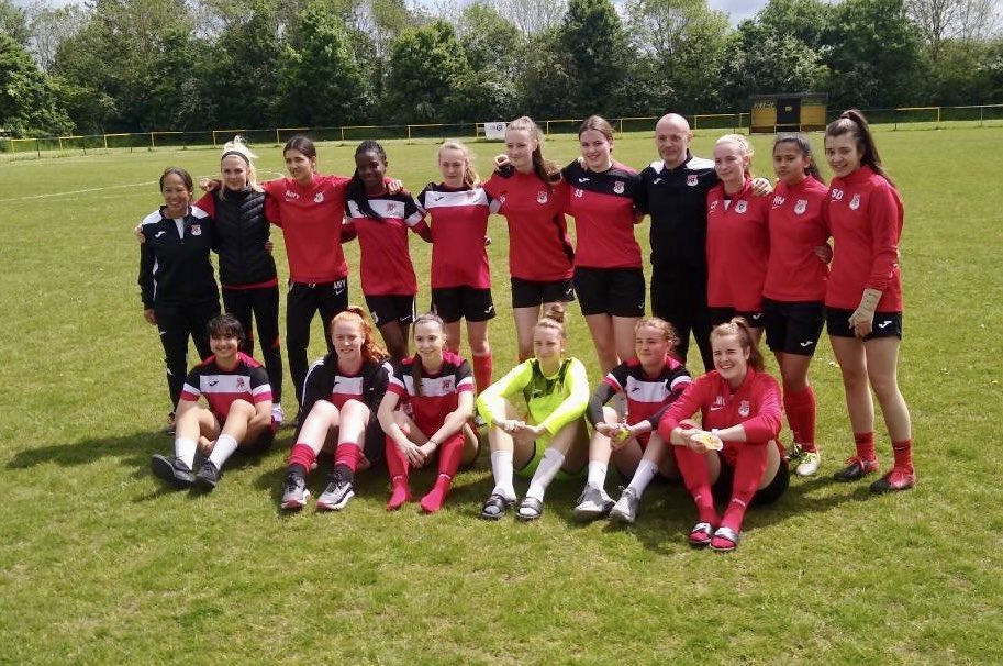 wai8ird's tweet photo. This team👇🏼 🤩 😍An absolute bunch of ballers ⚽️ Achieved so much but deserved much more. The obstacles we have faced have been way more than we should have had to face #strongforit #whatdoesntbreakyou #timeforabreak #freeweekends https://t.co/h2dpyy9bha