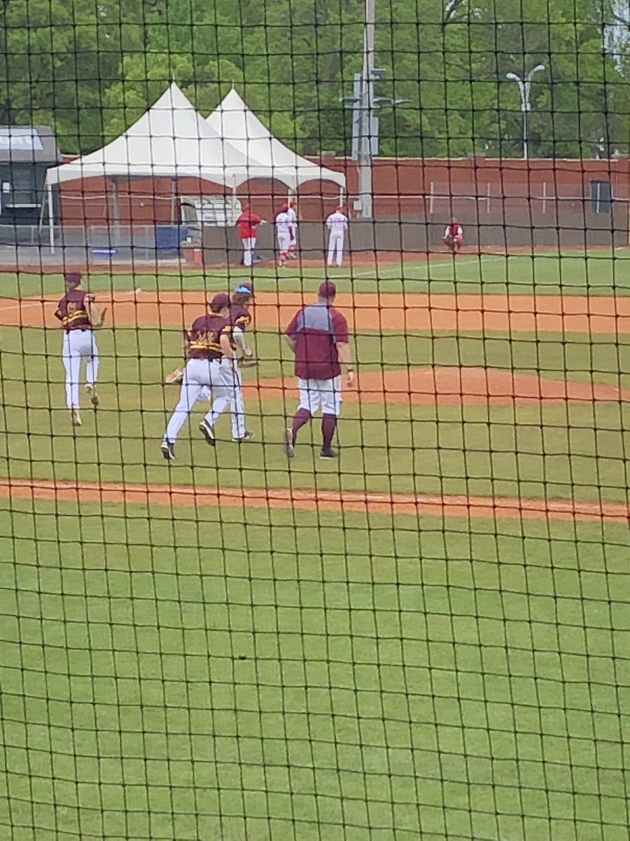 arrows_coach's tweet photo. @erikpearson38 leading the charge. Let’s go Cougs! https://t.co/zYURZ7ybUg