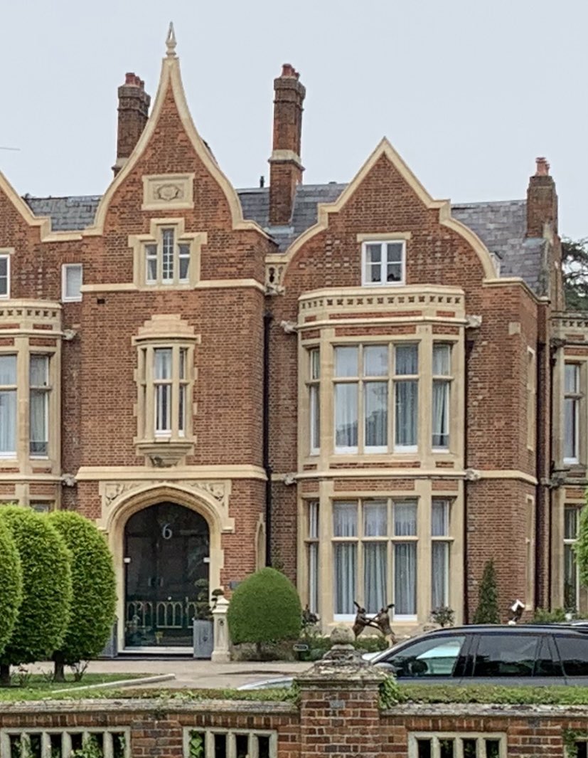 CI5BDC's tweet photo. Ep Ojuka Situation “Then and Now” on location the old Haileybury Junior #School (now apartments ) #longbourn , off Imperial Rd #windsor #theprofessionals https://t.co/Hr5bIRnadi