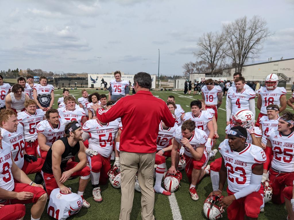 SJUFBCoachDumo's tweet photo. Final from Winnipeg:
 Johnnies 60 Rifles 7  
@SJUJohnnies  #gojohnnies https://t.co/wIVO6J8Wkt