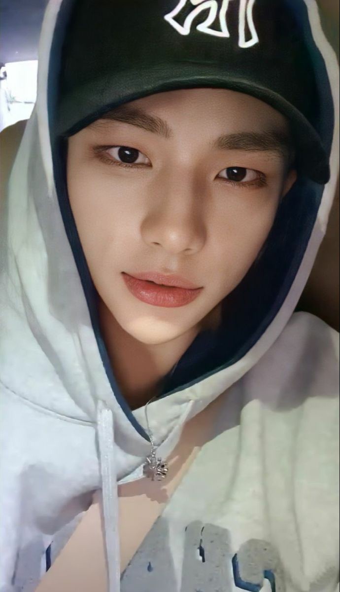 Good morning. Sabi ni Mavex magparamdam daw ako kaya 'Hello! 🙄