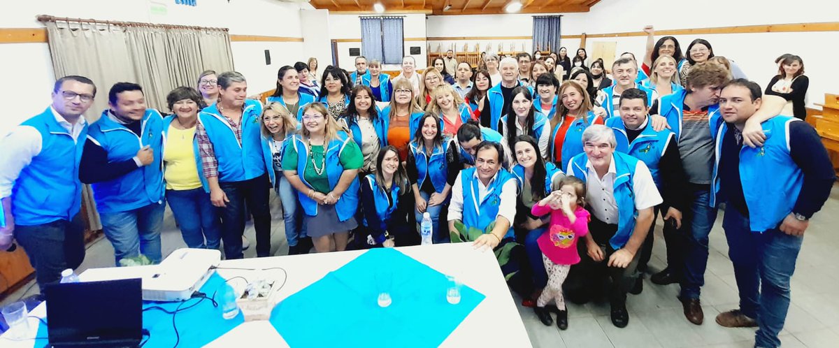 ADOMIS_Misiones's tweet photo. "Los discursos con rencores y odio nunca llevan a nada bueno, @udpm_misiones está los 365 días del año recibiendo y solucionando en la medida de lo posible, las demandas de nuestros representados" señaló el sec.gral. @grillo141 en el lanzamiento de #Lista2 por el depto Montecarlo https://t.co/8RdXleyOuj