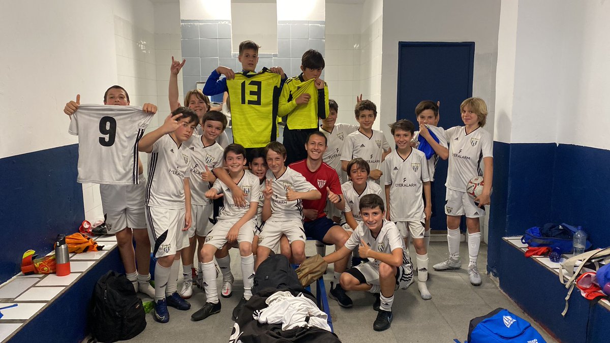 CDCanillas's tweet photo. 📢 | PRIMERA ALEVIN
@ud_arroyofresno B 0⃣➖3⃣ #AlevinC
⚽️ Rafa
⚽️ Jaime
⚽️ Nacho Sala
#AguaDelTeleno 🥤 #JustLoading
#JuntosHagamosHistoria 😍 💙 🤟
#VamosCanillas 🔵 ⚪ https://t.co/7oo9RefGtw