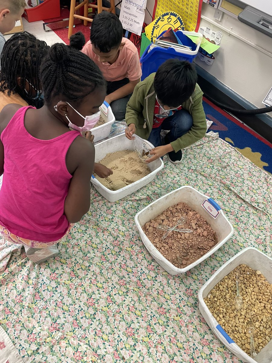 Fricksbobcats's tweet photo. The students used a recipe to make their own super soil samples! Thanks @ChandaLCooper with Richland County Soil and Water Conservation District! https://t.co/oG7wgzbECk