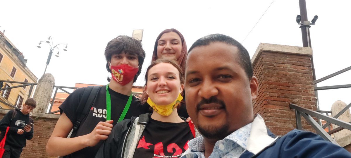 RAFAsuma's tweet photo. Los jóvenes que hoy se incorporan a las organizaciones, son la garantía de la continuidad de la defensa de la clase progresista. #Roma https://t.co/chHLUgBcjB