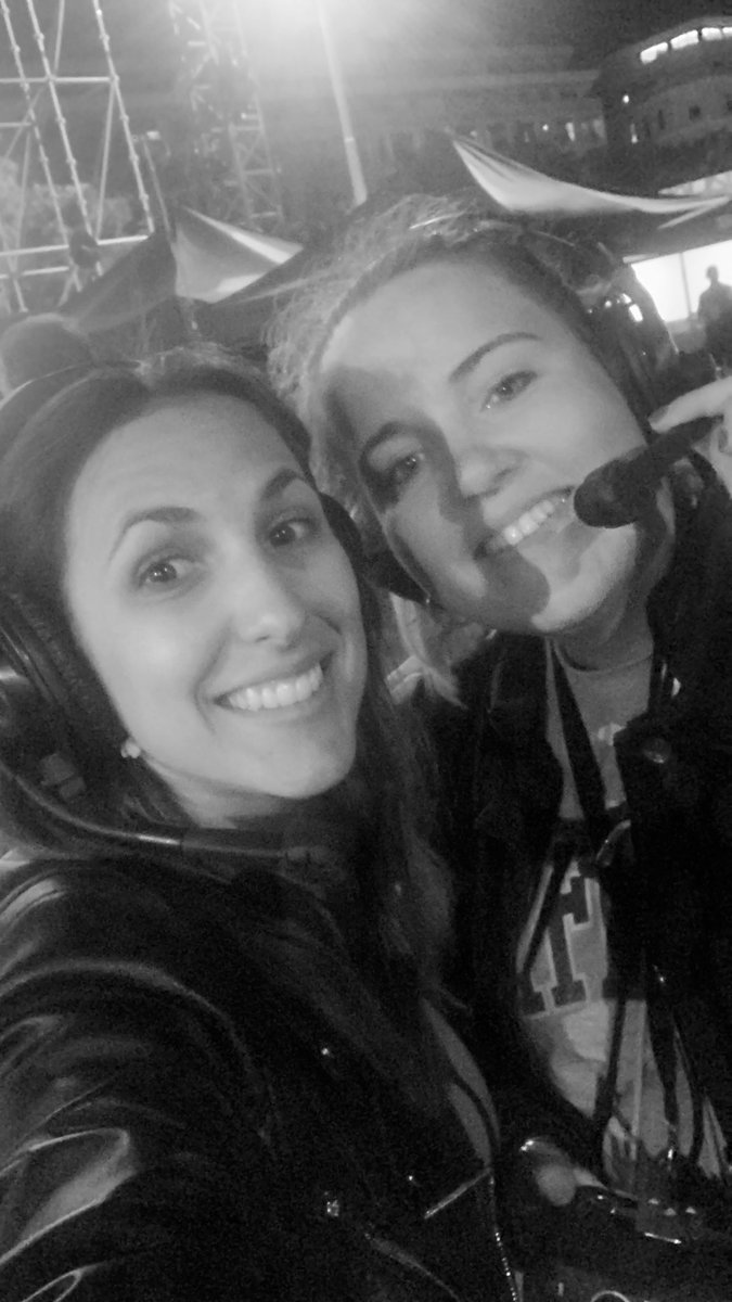MarjoryEsp's tweet photo. Avec ma binôme de choc pour la Finale de la Coupe de France sur la Place Massena. #NissaEnFinala https://t.co/M01Nwu8og6