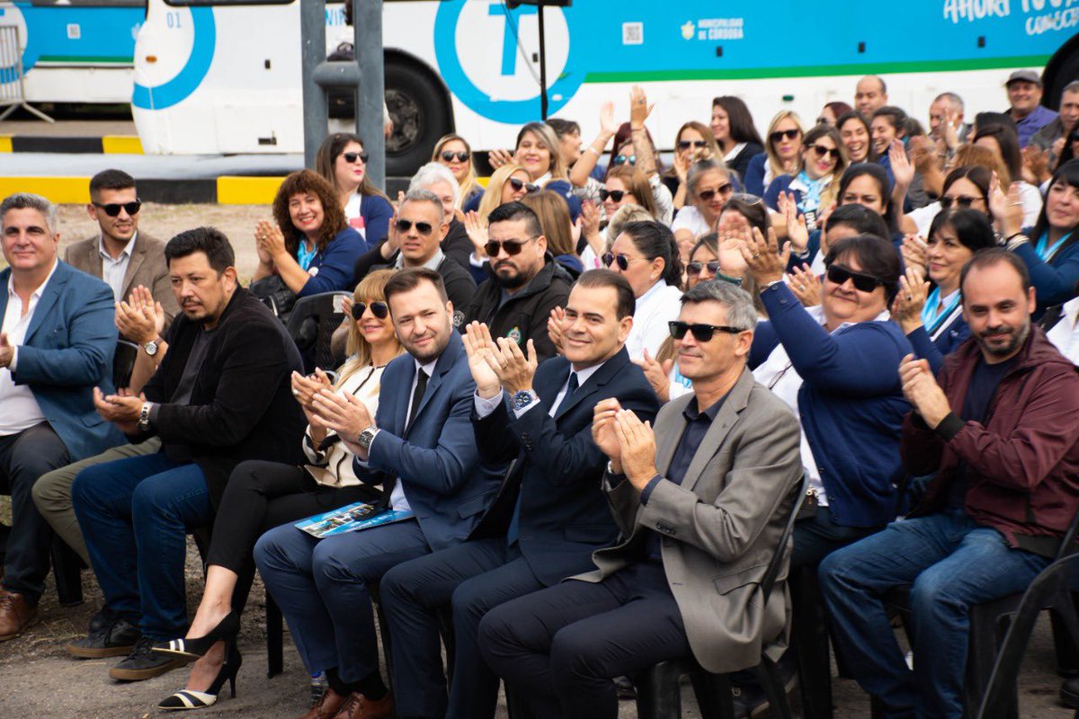 eduramirezcba's tweet photo. TAMSE CUMPLE 33 AÑOS 🎉

Compartimos una emotiva jornada en honor al Día de las Operadoras de Trolebuses y el 33° aniversario de este servicio en la ciudad.

Homenajeamos a las primeras operadoras de @tamsecba, por su lucha y trabajo comprometido para mejorar nuestra empresa. https://t.co/DJolRvc3AU