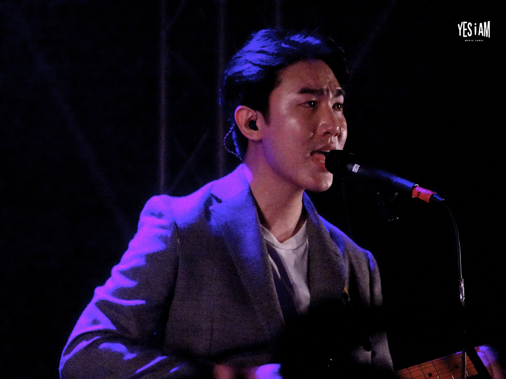 iammusiclabel's tweet photo. มีภาพแคมป์ จาก STAGE 5 เมื่อคืนนี้ มาฝากกันนิดหน่อยค่า ใครได้ดูสดที่เวทีกันบ้าง 🙌 🙌🙌 ขอบคุณ 
@ThisisCatRadio ที่ชวนมาขึ้นด้วยค่า
ไว้เจอกันใหม่ปีหน้ากับ #CATEXPO  นะคะทุกคน
เมื่อคืนไลฟ์ในไอจี #YESiAM น๊า 
ไปดู Live ย้อนหลังได้ ❣️ https://t.co/oqk4kjURuN

#MANASSAVEE #CATEXPO8 https://t.co/AdeB5yWIkV