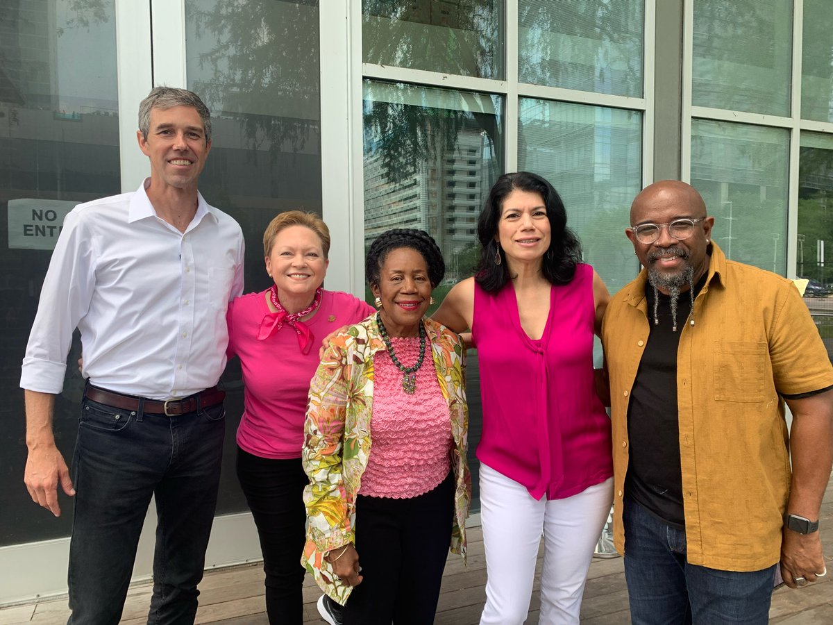 CarolforTexas's tweet photo. Whether you’re pro-choice or not, we should all agree on the simple fact that women deserve the right to choose. Texas needs champions of reproductive health in elected office &amp; come November we’ll vote them in! #MyBodyMyChoice #AbortionIsHealthCare #BansOffOurBodies https://t.co/eaW6GHUiOI