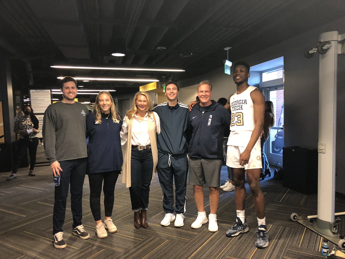 CalBoydMtBethel's tweet photo. My wife of 35 plus years is the rock of our family! Wishing her a Happy Mother’s Day all the way to London England where she is on a work trip.  Miss you and love you very much! @cam_boyd12 @krb__9 @coleman_boyd #HappyMothersDay2022 https://t.co/aCo5oxAHug