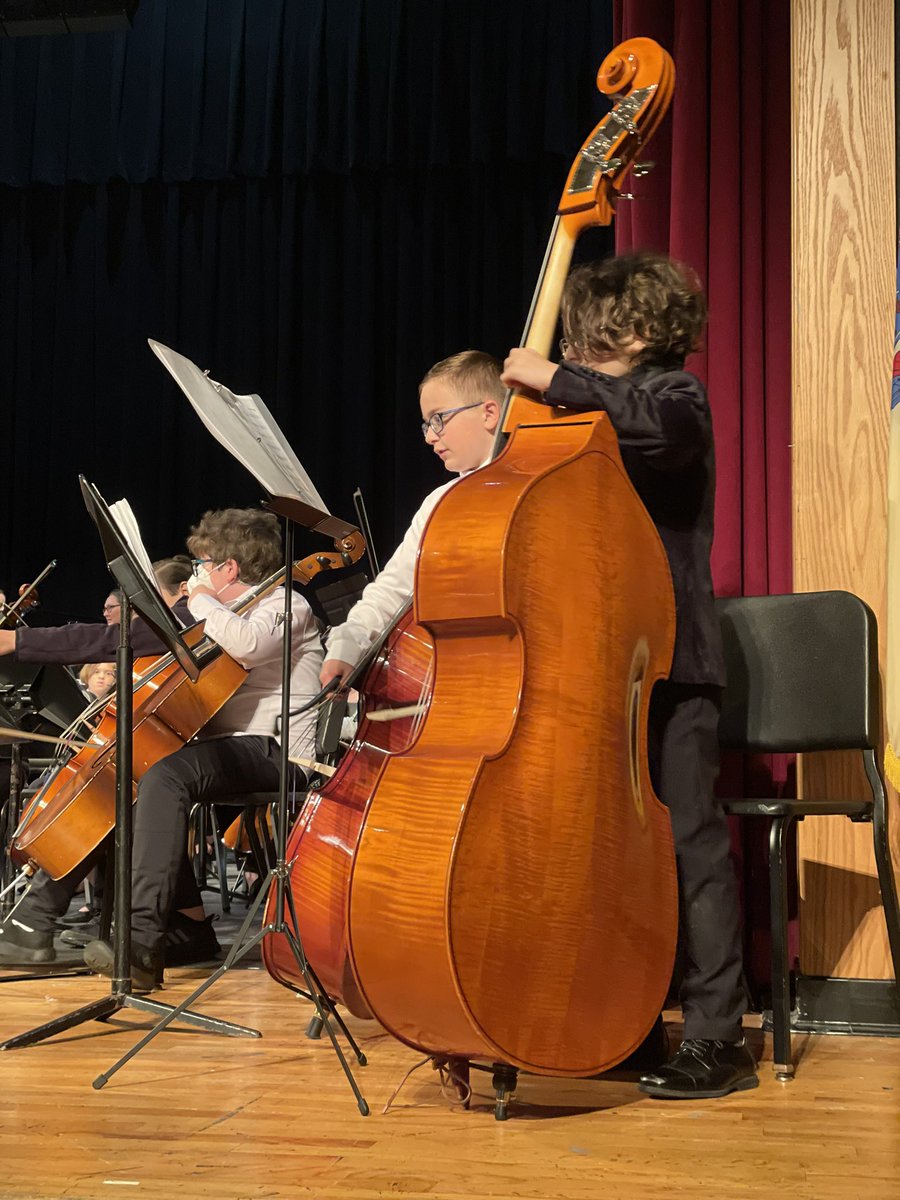 _TeacherThomps's tweet photo. Rehearsal time!

@HaddonfieldMus @JFTatemES @CentralES1 @haddonES1 https://t.co/H1TgCt9zTi