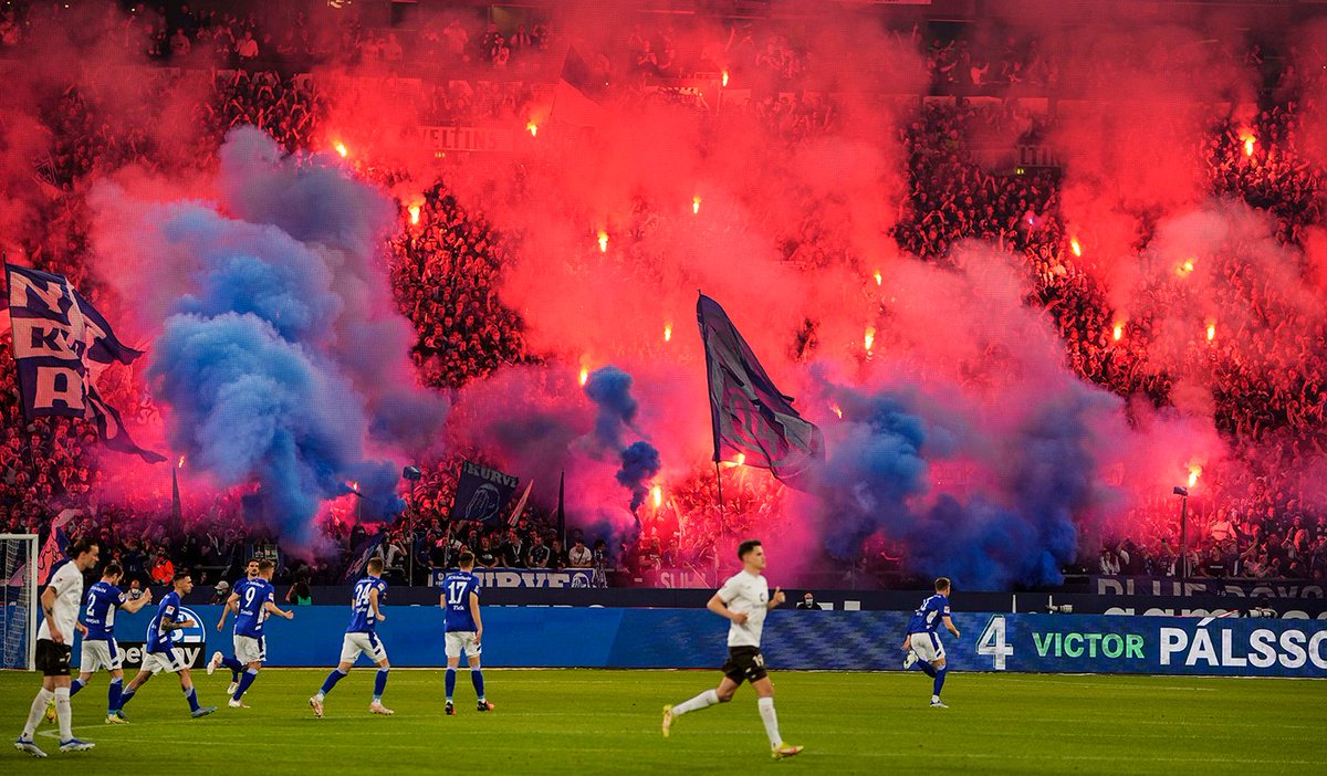 ADSportwereld's tweet photo. Na een afwezigheid van één jaar keert Schalke 04 komend seizoen terug in de Bundesliga 
https://t.co/3QpWxBlNdU https://t.co/hSl2eHSMmj