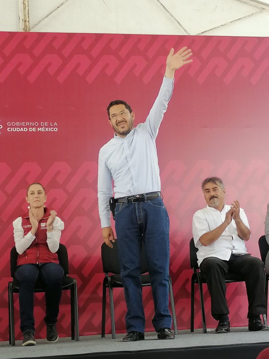LindavistaI's tweet photo. Acompañando al Doctor Francisco Chiguil y a la Jefa de Gobierno Claudia Sheinbaum en la explanada de la GAM en la Asamblea Infornativa https://t.co/QJRC8IYi8s