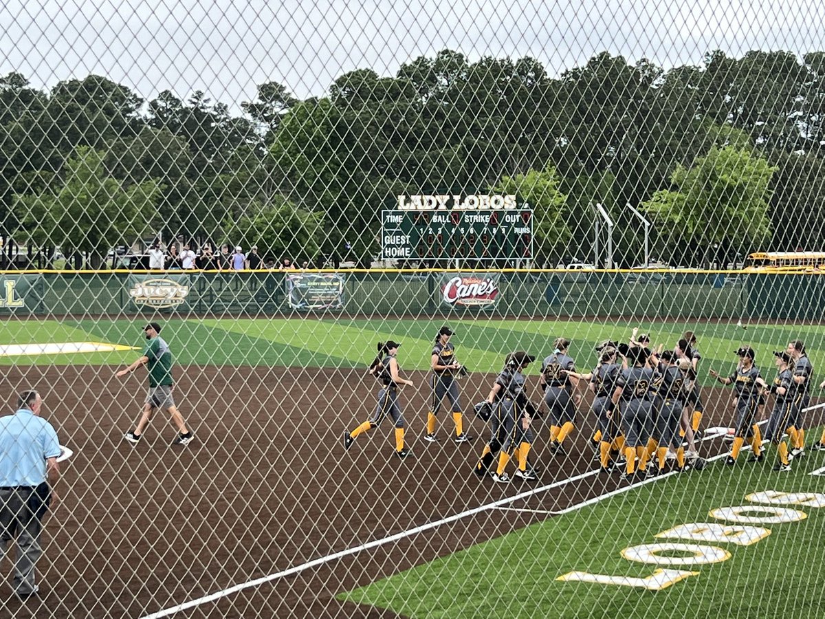 Play4Em's tweet photo. @Forneysoftball with the 7-0 W to take area round today. @CaileySlade with the CG 10K shutout. @KylerSanders17 and @JaedenThrasher both with solo HRs! @abbylonggg with a couple big hits!! WAY TO GO LADIES!💪🏻🔥💛🖤🦋 @ForneyAthletics #round3bound https://t.co/YzG8cr392g