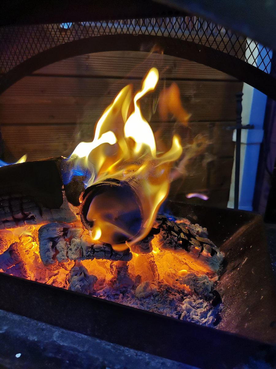 Drinking a Legendary Hobgoblin Ruby beer by Wychwood Brewery sat by the firepit
💜💜🍻🍻🔥🔥🔥
<a href="/HobgoblinBeer/">Hobgoblin</a>
#legendary
#hobgoblinrubybeer
#rubybeer
#firepit
#saturdaynight