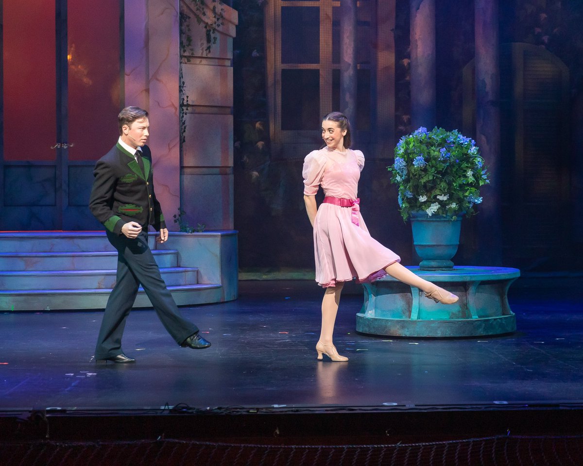 Jennalearosen's tweet photo. Skipping into a four show weekend! #SoundofMusic #Liesl #Rolf #Musicals #Theater #SixteenGoingonSeventeen @LaMiradaTheatre 🐐🏔🎶 https://t.co/xCEpQK5SR5