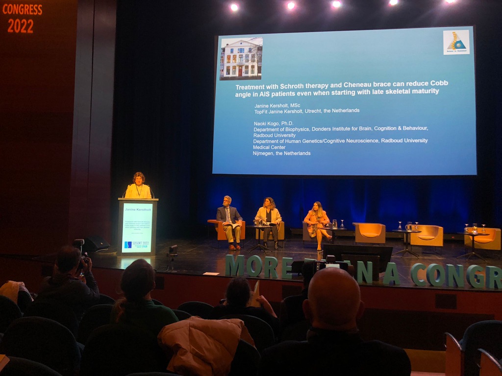 NaokiKogo's tweet photo. My friend, Janine Kerstholt, has just finished her presentation (and I am honoured to be a co-author of the abstract) about the treatment of scoliosis patients by a body brace at SOSORT...
(https://t.co/uGx4lytWn9) https://t.co/mc00AKx7Vy