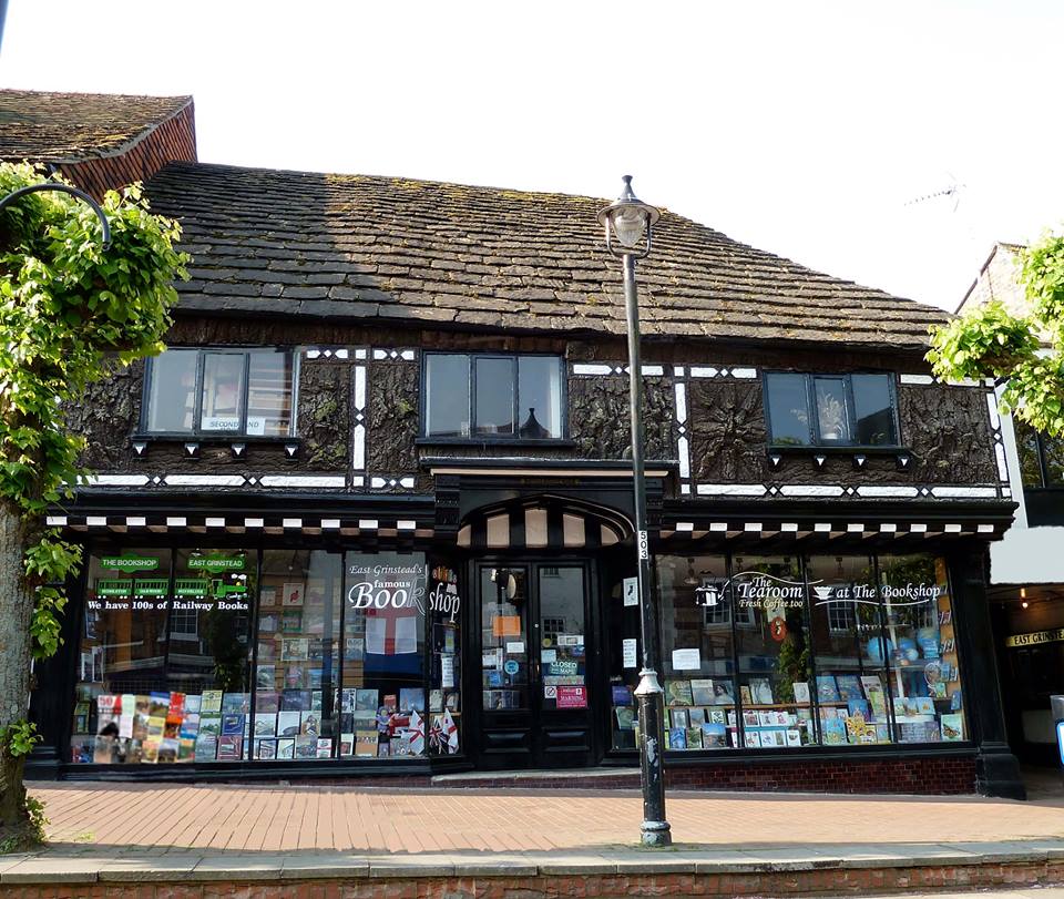 JohnPye7's tweet photo. Events are back at your favourite local bookshop.
If you would like to know What will be Happening In East Grinstead Follow this link to learn more https://t.co/9SJxP3E8pd
#ArtistMasterclass #Nature #Selfsufficency #ArcticAdventure #Women #Survival #Walks #Putin #Flying #Pilots https://t.co/S63E5rY0xx