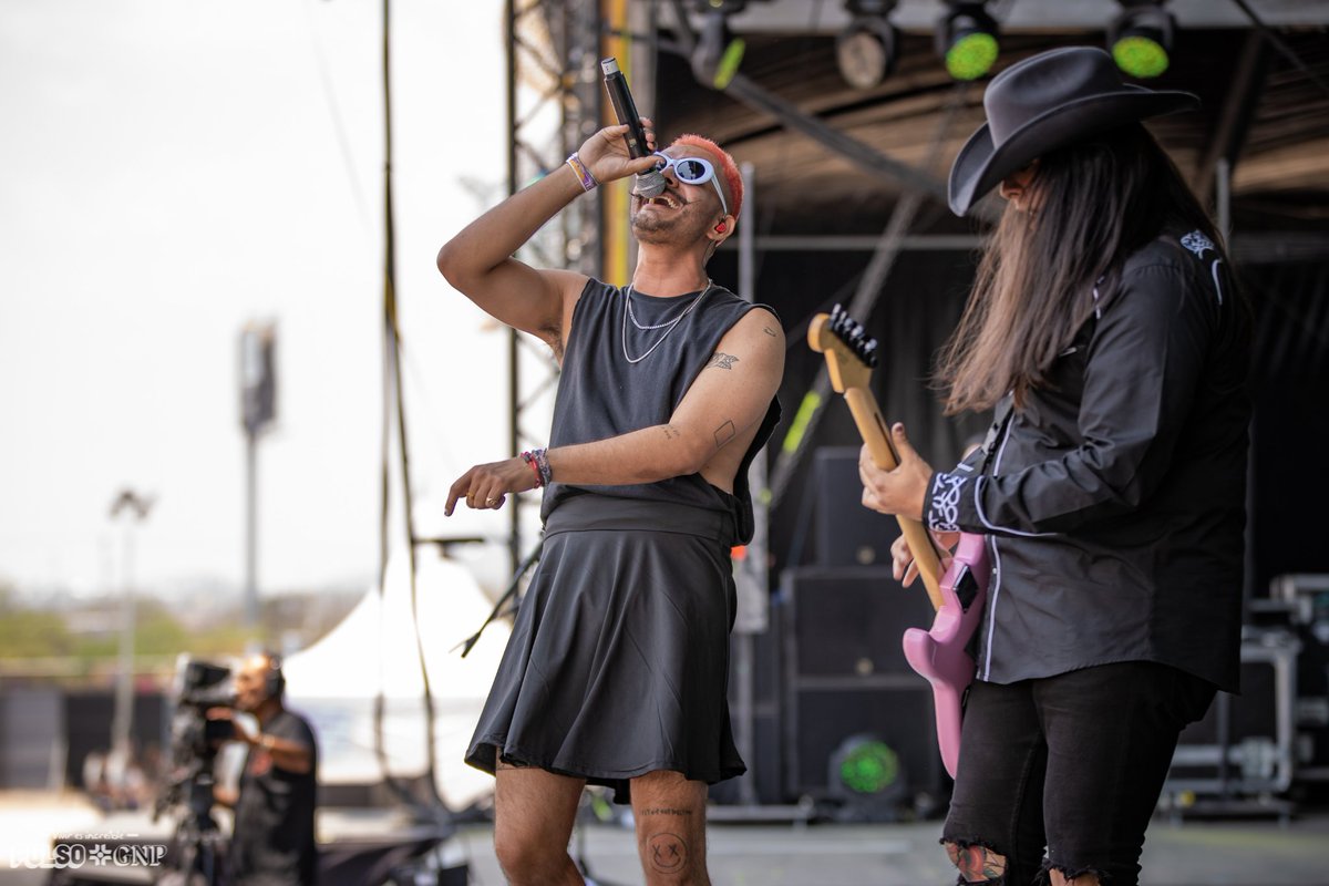 PulsoGNP's tweet photo. ¡@PetFriendlyBand  ya prendió el escenario Bacardí! 🪩✨
Y te recordamos que esto solo empieza.
#PulsoGNP22 https://t.co/ROJSsoazxX