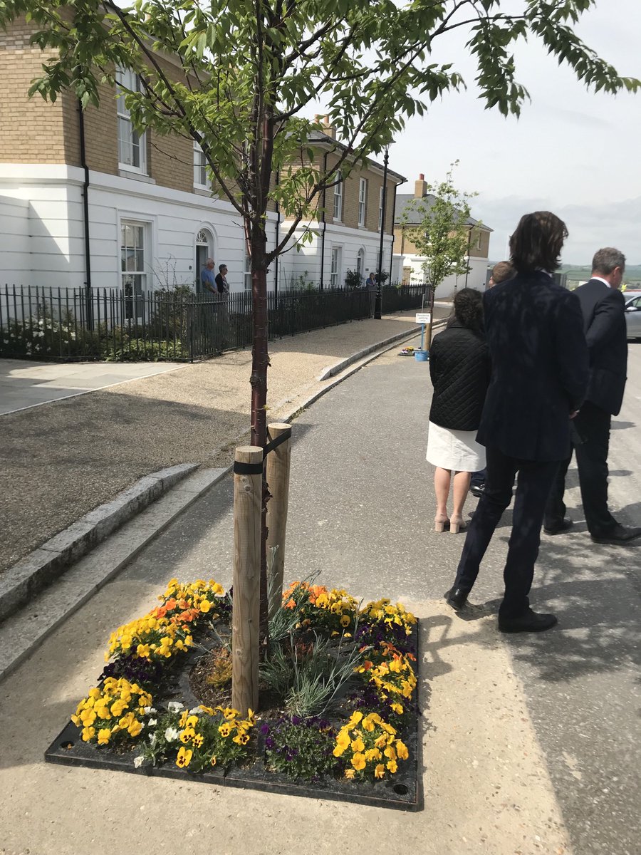 createstreets's tweet image. Thanks to recent changes to English planning policy which we argued for, every new street should now have street trees. 

Here’s the best way to do it in a street that’s still being built. In the carriageway, slowing traffic &amp;amp; breaking up the visual impact of any parked cars.