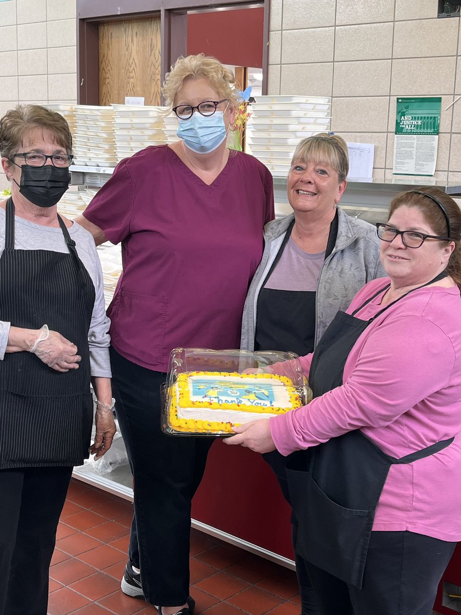Thank you to@our school lunch heroes at O’Maley! #omaley