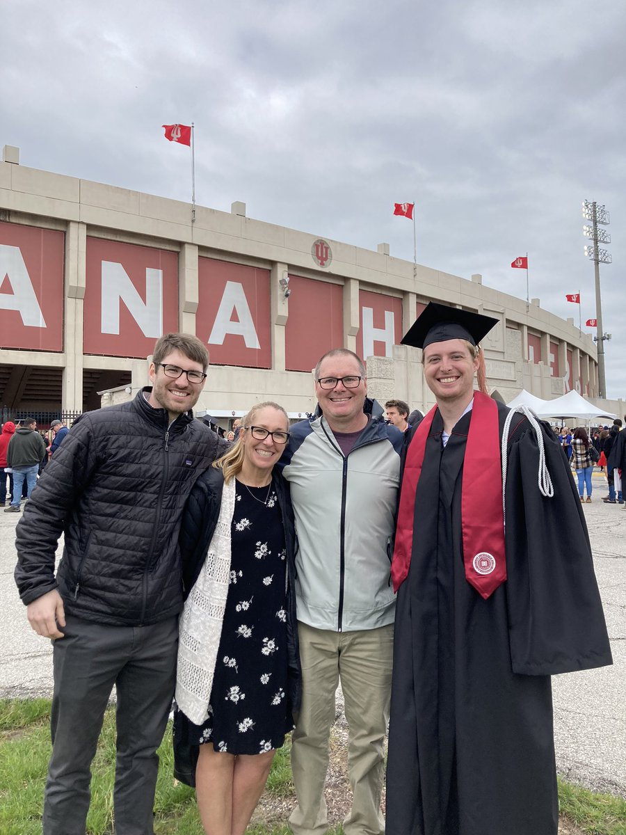 bobbyjthfd's tweet photo. Congratulations Lukas, IU graduate!!! @IULuddy https://t.co/QBJKiu0CSO