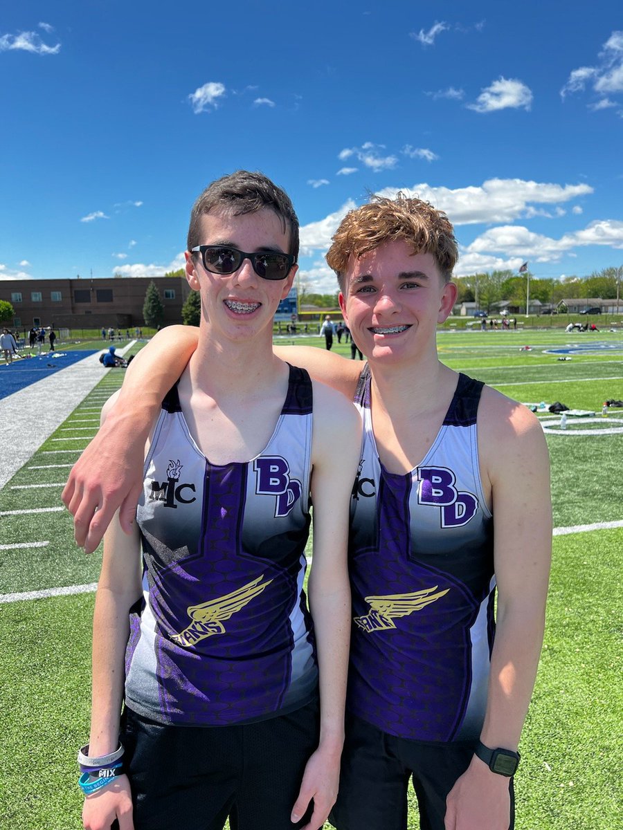 GiantDistance's tweet photo. 3200 saw both guys run PRs! @Finan_Doyle doubling back from 1600 places 6th in 11:06! J East drops :09 for 12:51! @GiantAthletics @BDtrack @BenDavisHS https://t.co/dKzIf57guQ