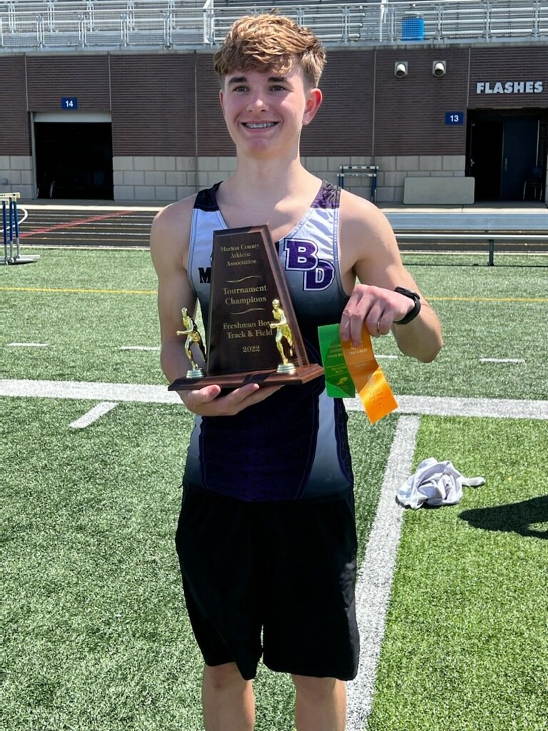 GiantDistance's tweet photo. Distance helps BD secure the Freshman County Championships along with our sprinters, hurdlers and field events! Great work young men! @GiantAthletics @BenDavisHS @BDtrack #bdtrack22 https://t.co/0cprX2HGxC