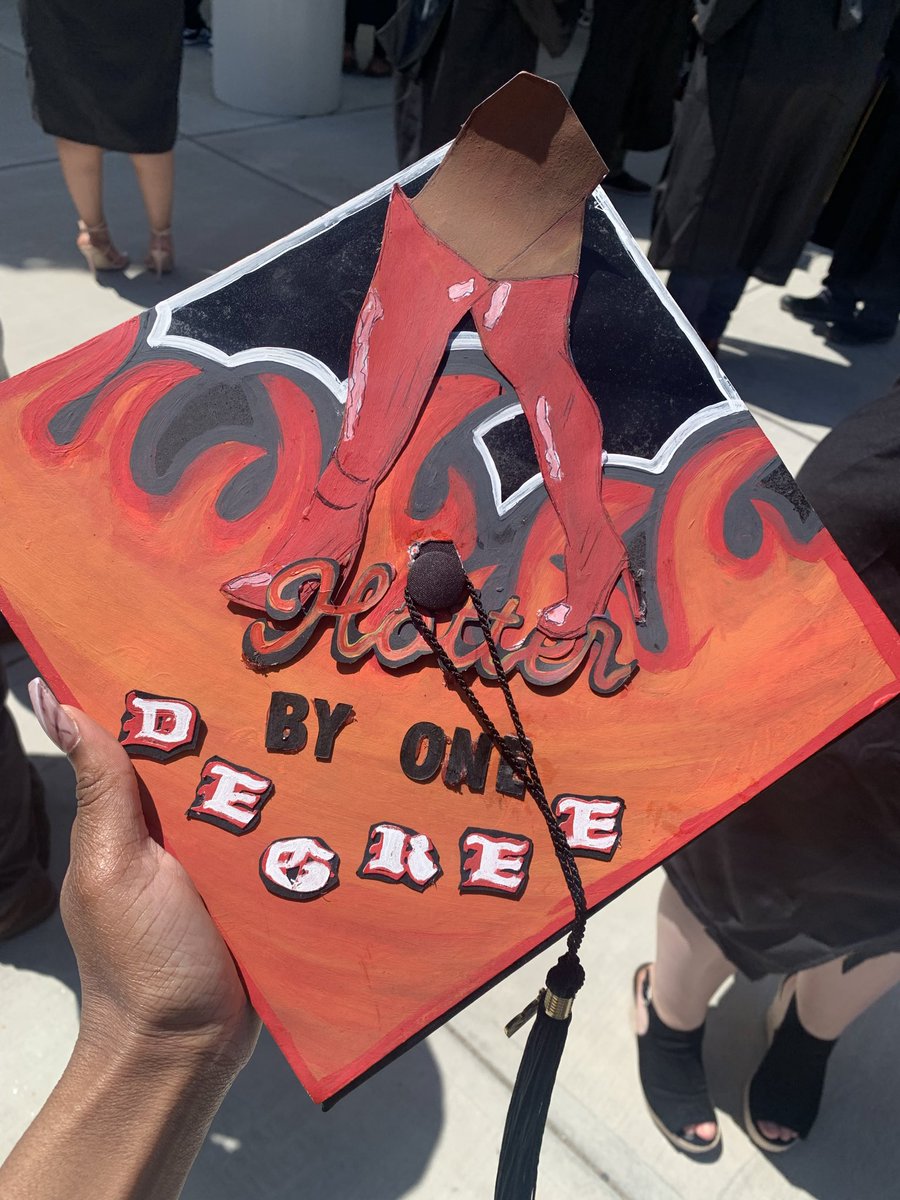 _deejadeee's tweet photo. On some hot grad shit. Grad cap inspired by the hottest @theestallion 🔥 #cumlaude #hottiesgraduate https://t.co/qfeVx23MuW