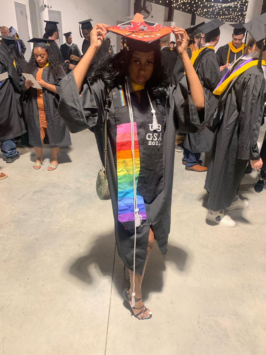 _deejadeee's tweet photo. On some hot grad shit. Grad cap inspired by the hottest @theestallion 🔥 #cumlaude #hottiesgraduate https://t.co/qfeVx23MuW