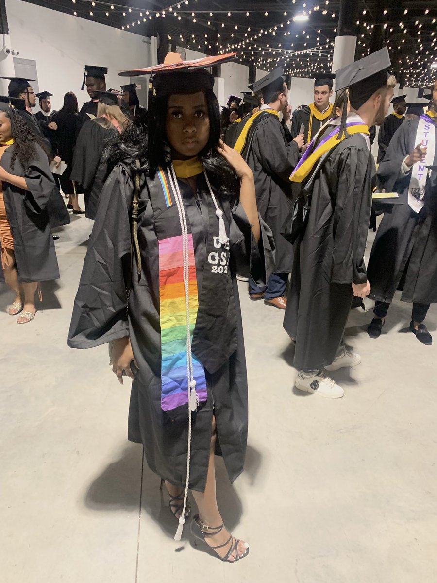 _deejadeee's tweet photo. On some hot grad shit. Grad cap inspired by the hottest @theestallion 🔥 #cumlaude #hottiesgraduate https://t.co/qfeVx23MuW