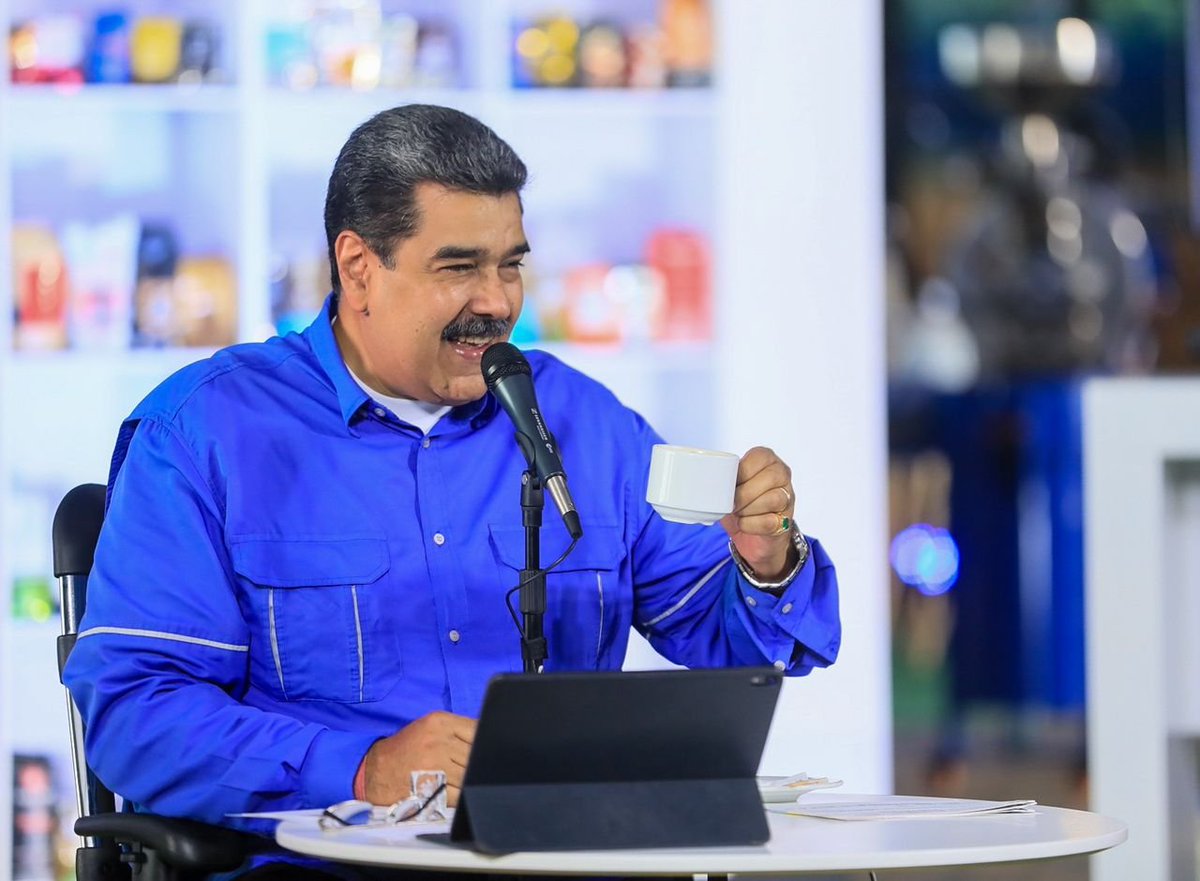 📢¡𝐀𝐬í 𝐥𝐨 𝐃𝐢𝐣𝐨!  🇻🇪
Pdte <a href="/NicolasMaduro/">Nicolás Maduro</a>: Los venezolanos somos buena gente las 24 horas del día, los 365 días del año, no discriminamos a nadie, no sentimos xenofobia por nadie, amamos la humanidad y además amamos a nuestro país.
#JuventudDeportivaDeOro