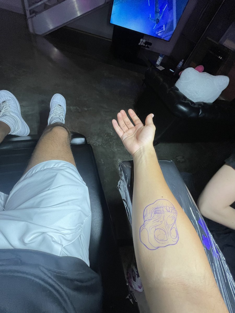 StonedAbu's tweet image. Bought my Ape last May, figured I’d do something to celebrate @BoredApeYC 

Thanks to Sarah Lo 🔥 killed it