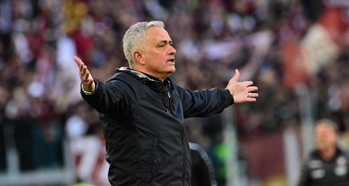 Jose Mourinho  #Roma Tactical Thread 21/22When he joined,  #Mourinho employed a 4-2-3-1 system. He manager wanted to stick with a back 4 due to his previous successes with different clubs in this system. However, later on, it proved to be the wrong one.