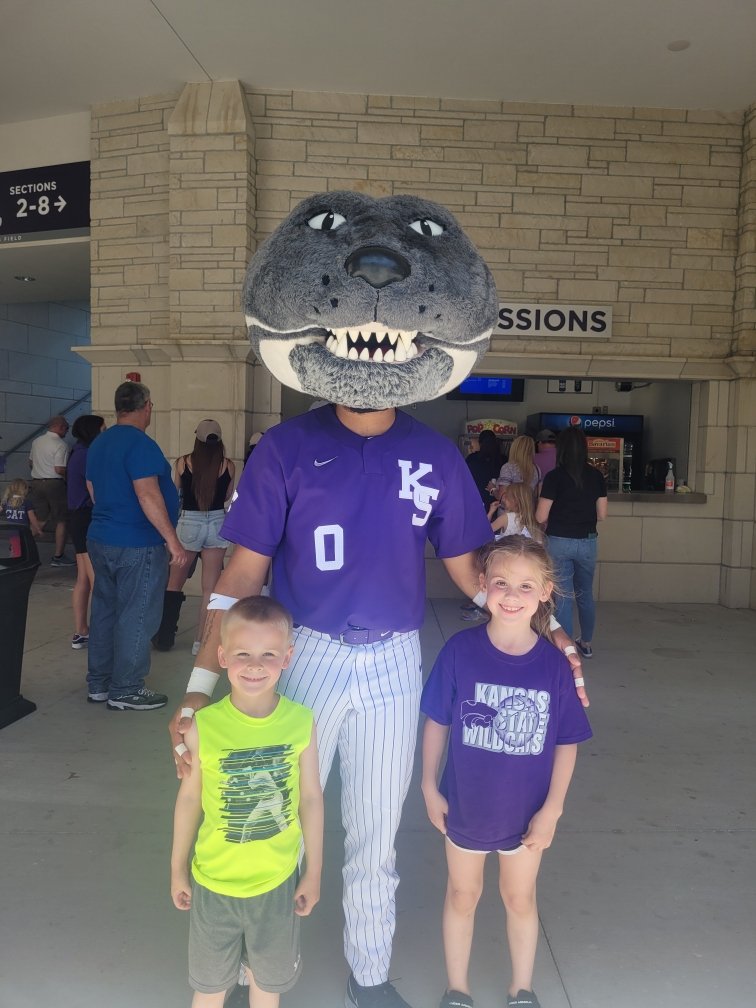 ahuffy1973's tweet photo. First wildcat baseball game #emaw #KStateBSB https://t.co/W7Z5iIHJFW