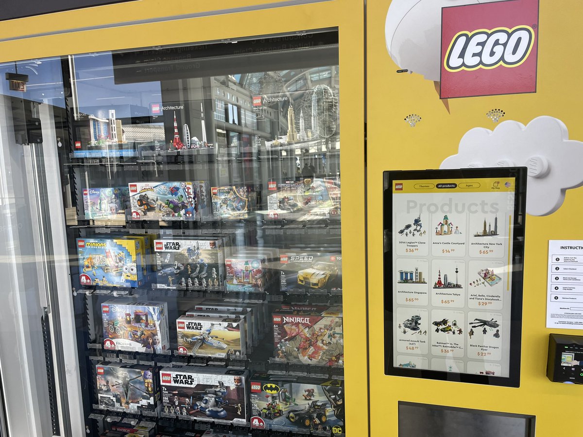 hacks4pancakes's tweet photo. Anyway, here is a Lego vending machine at OHare. https://t.co/20otj7leqw