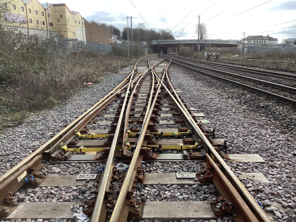13milepost's tweet photo. How it started / How it ended #PermanentWay 🦺🔧 ( Home Assembly required 🪛) #Railfreight #Luton final instal just waiting electronic ground frame switch panel to be installed https://t.co/zizkipVfAK