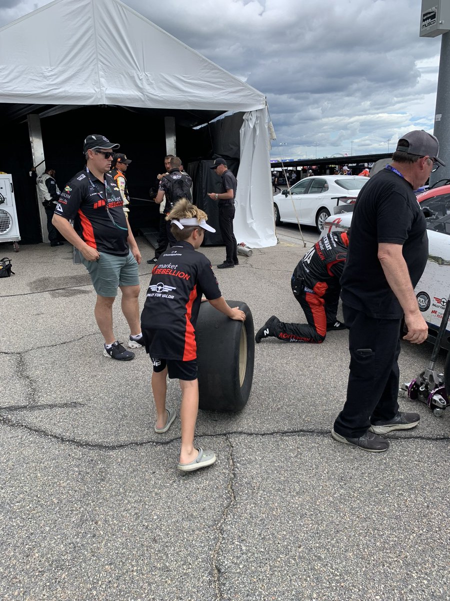 MarketRebels's tweet photo. Thank you @TommyJoeMartins for hosting our @rallyforvalor guests @TooToughToTame and bringing home the #45 to P17 at the #MahindraROXOR200 race. @TeamAlphaPrime @rirvinefound https://t.co/IJaCqdryRk