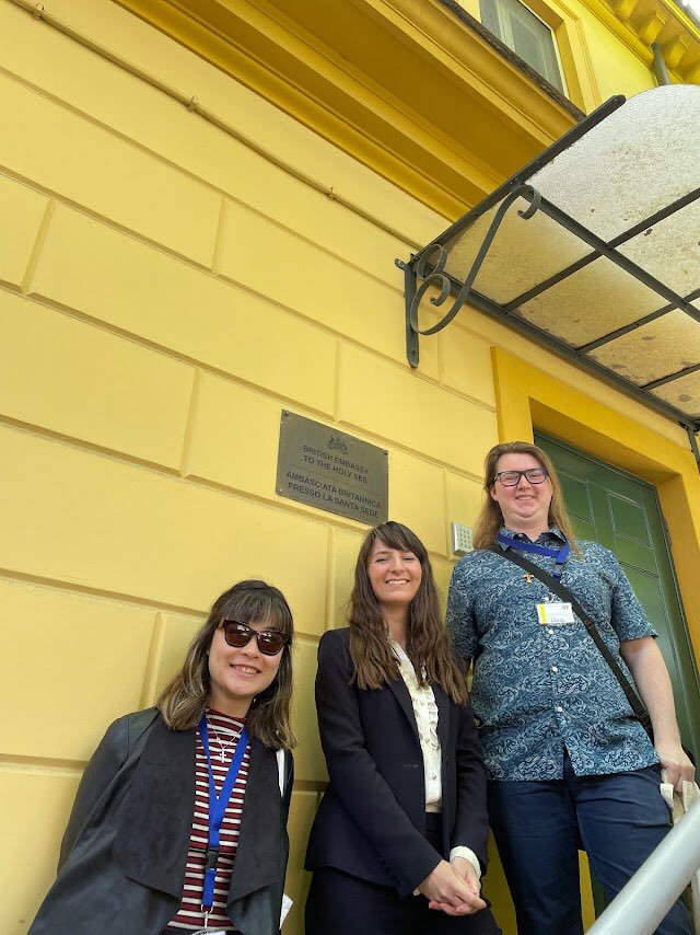 SMCA_Chaplaincy's tweet photo. Went to the British Embassy of the Holy See to meet with the Deputy Ambassador of the Holy See! Thank you for inspiring us @Anabel_Inge of the work you do for UK, Italy and the Vatican City! @CAFOD #StepIntoTheGap @UKinHolySee https://t.co/Av0OxvQvrS